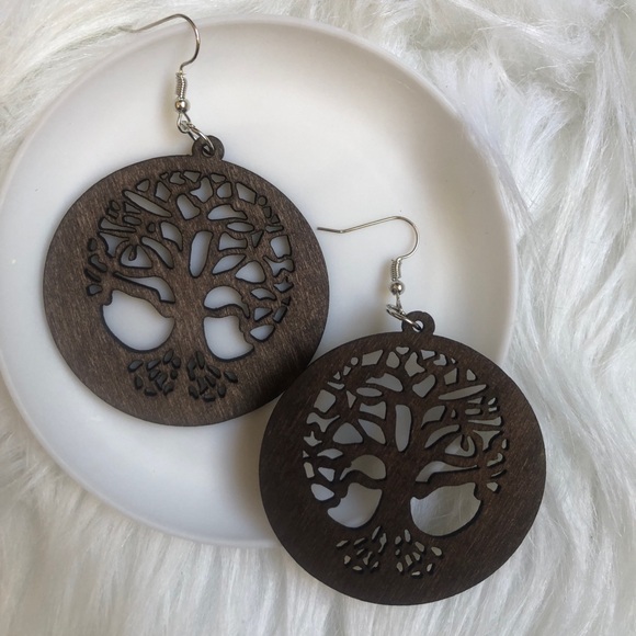 Beautiful wood round tree boho brown dangle/drop earrings - Picture 2 of 5